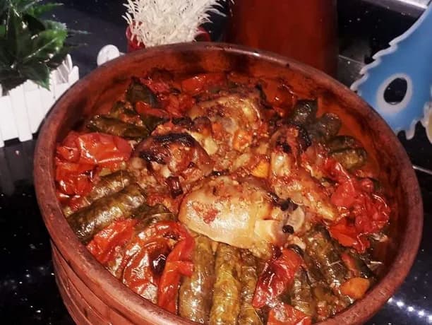 طاجن ورق عنب باللحم