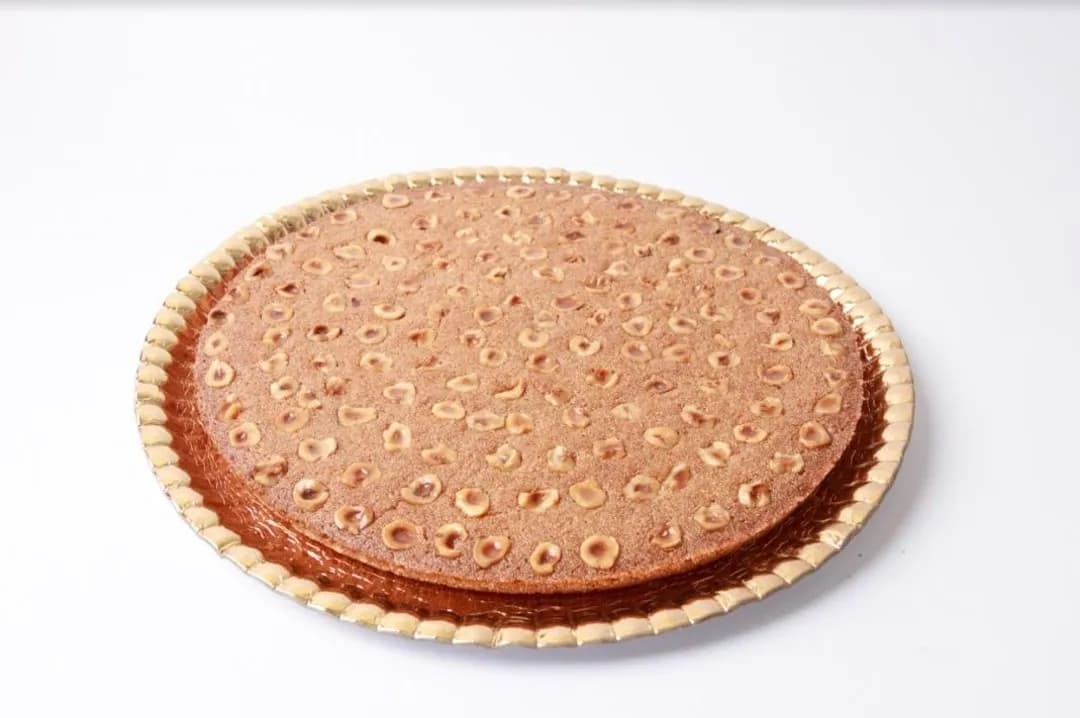 Basbousa Format With Hazelnut