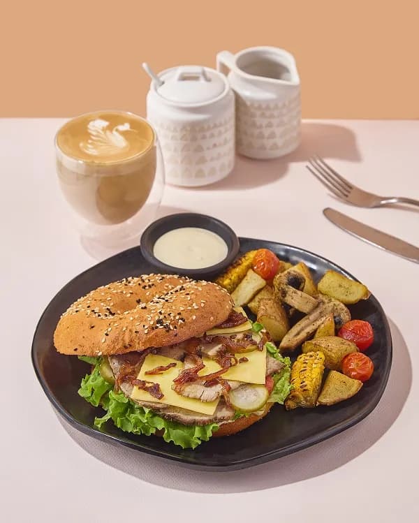 Roast Beef Bagel
