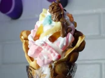 Large Tuti Fruit Bubble Waffle