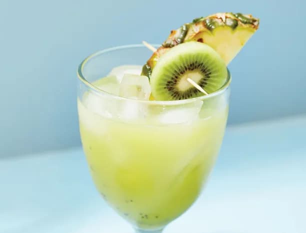 Pineapple and kiwi cocktail