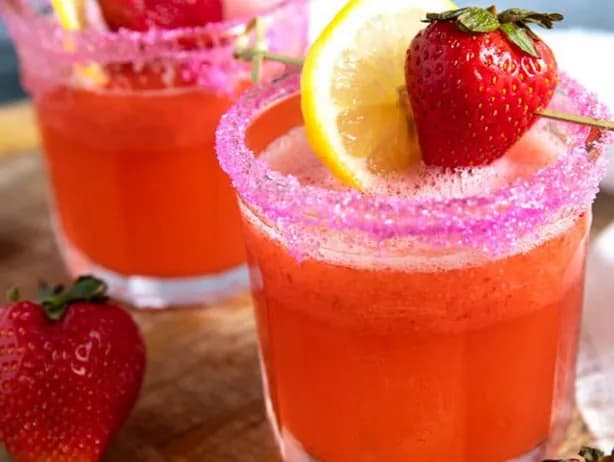 Strawberry and lemon cocktail