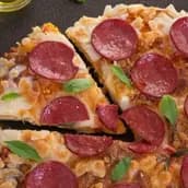 Salami Pizza 