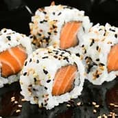 Salmon Ura Maki