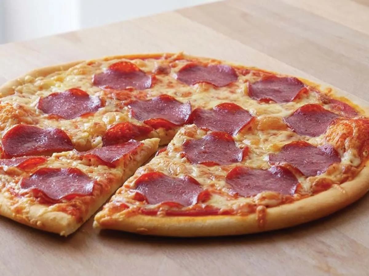 Salami Pizza