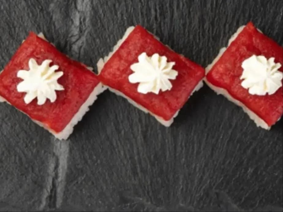 Spicy Tuna Oshi Sushi