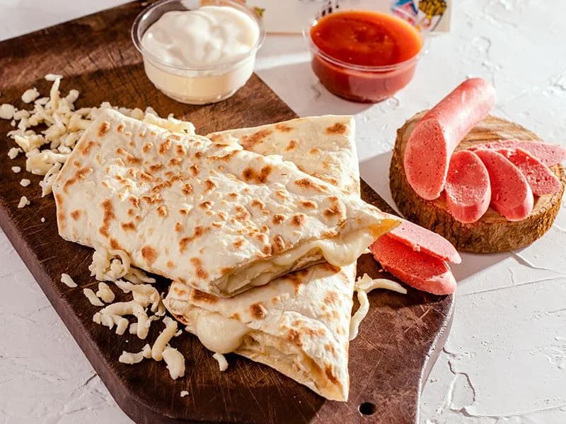 Cheese and Hot Dog Manqoucha