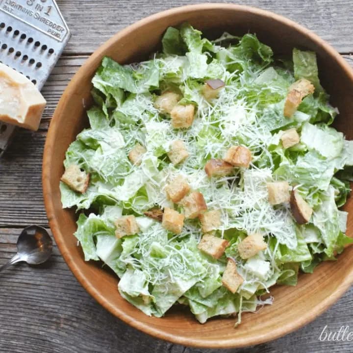 سلطة سيزر بالدجاج
