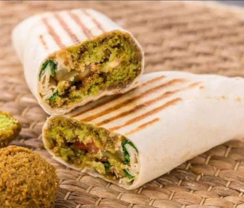 فلافل تورتيلا رول 