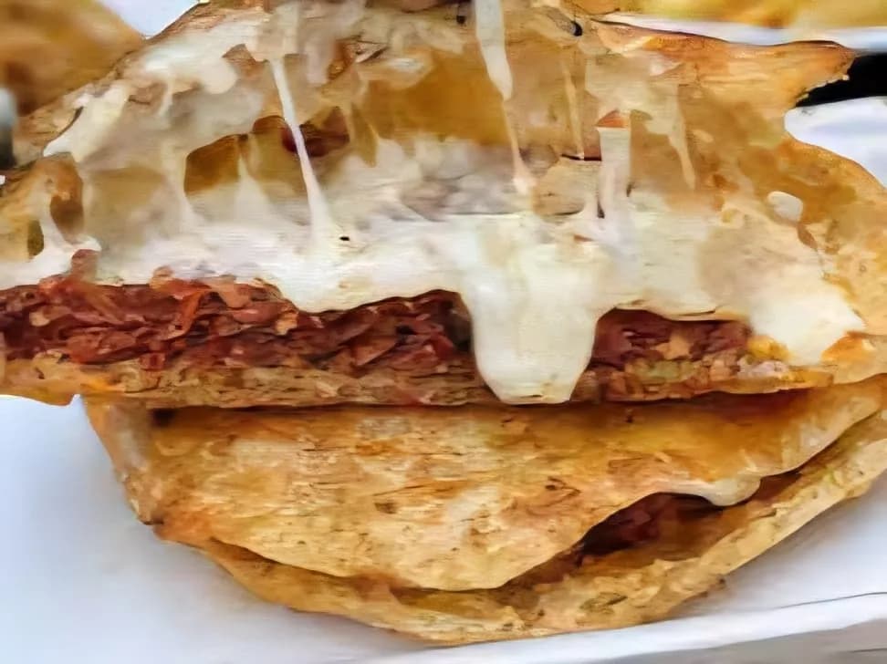 سجق مدخن بالجبنه 