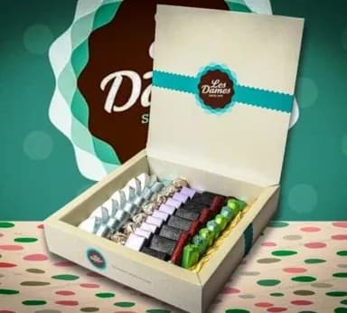 علب شيكولاته وسط كود (D)