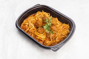 مكرونة مع كرات لحم