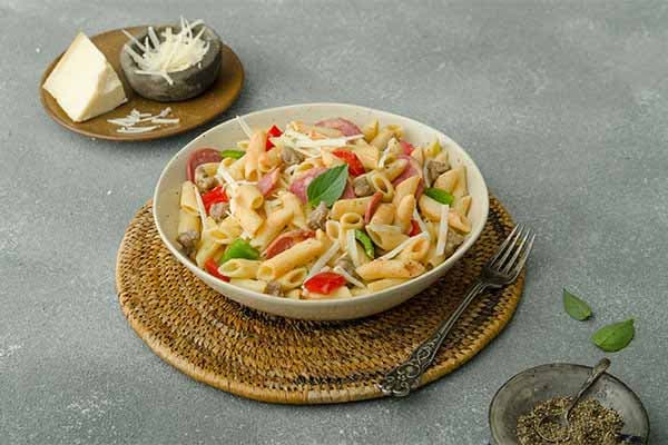 Mix Beef Pasta with Pesto Sauce