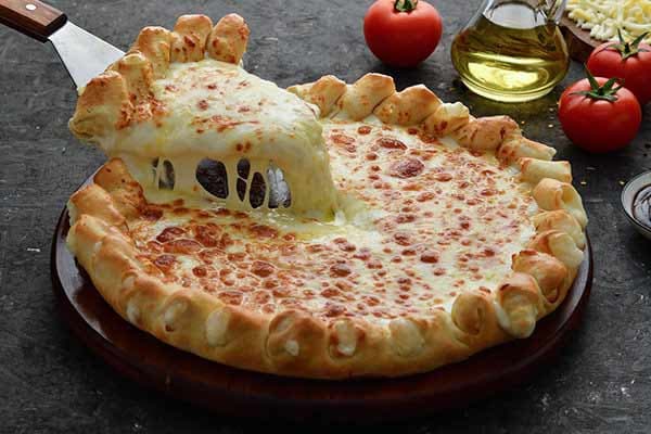 Quattro Formaggi Pizza Large